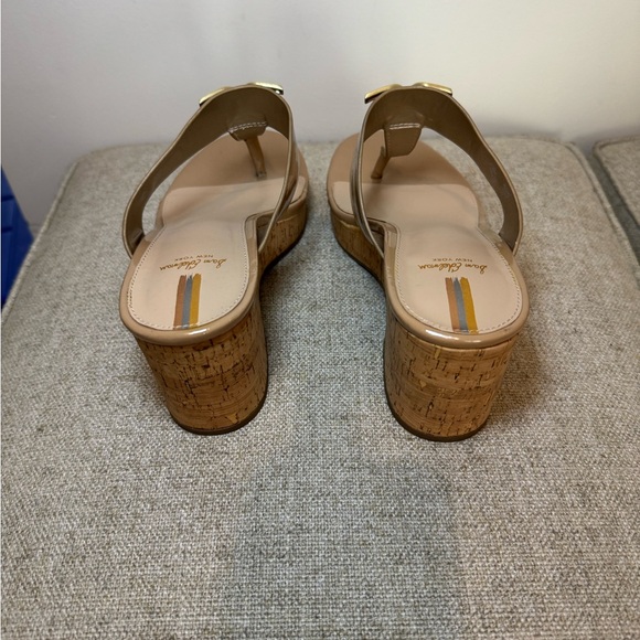 Brand New Sam Edelman Yardlie Patent Cork Wedge Sandals in Almond Patent - 7.5B - Picture 5 of 9